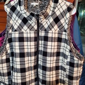 Maurices 3x women's plaid vest